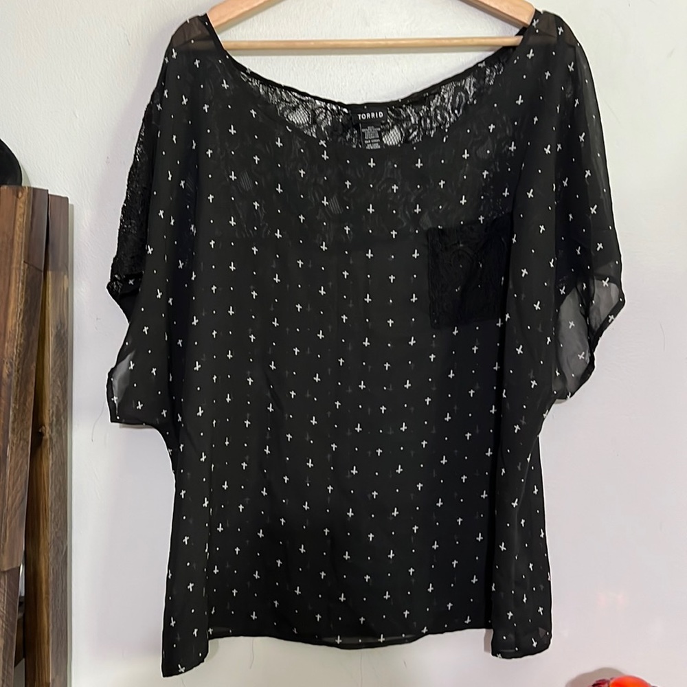 Torrid Plus Size Black & White Patterned Sheer Do… - image 2